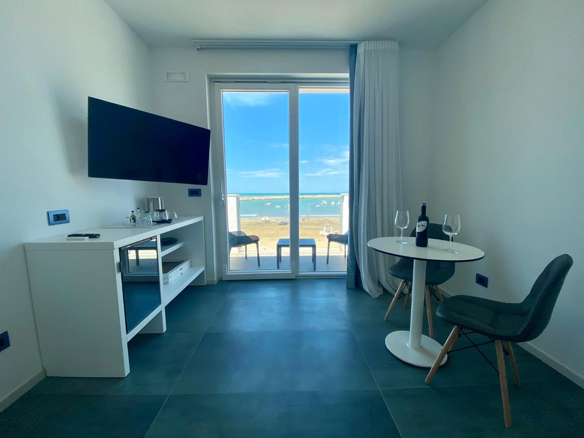Marina Bay Beach Suites Peschici Ngoại thất bức ảnh
