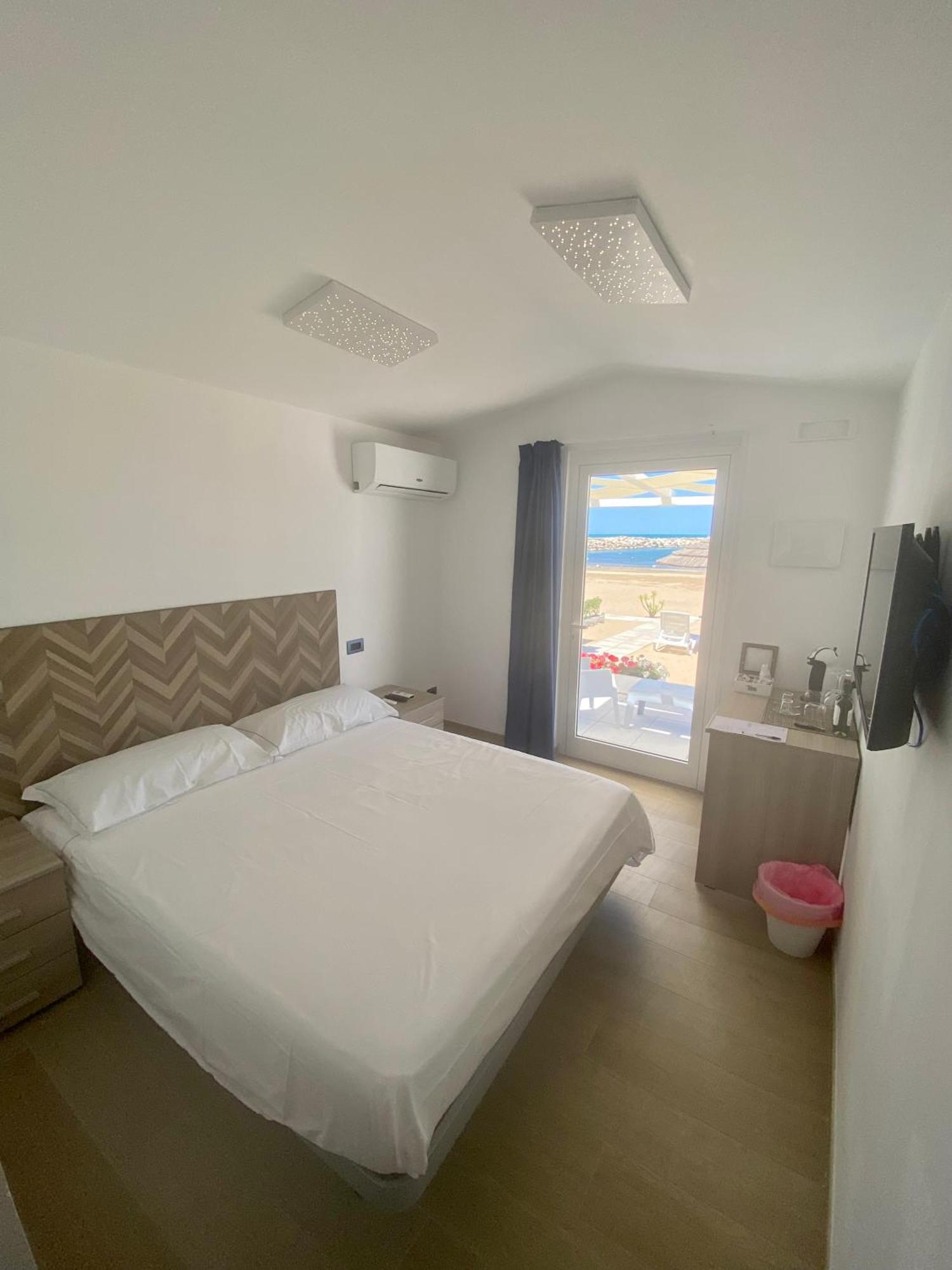 Marina Bay Beach Suites Peschici Ngoại thất bức ảnh