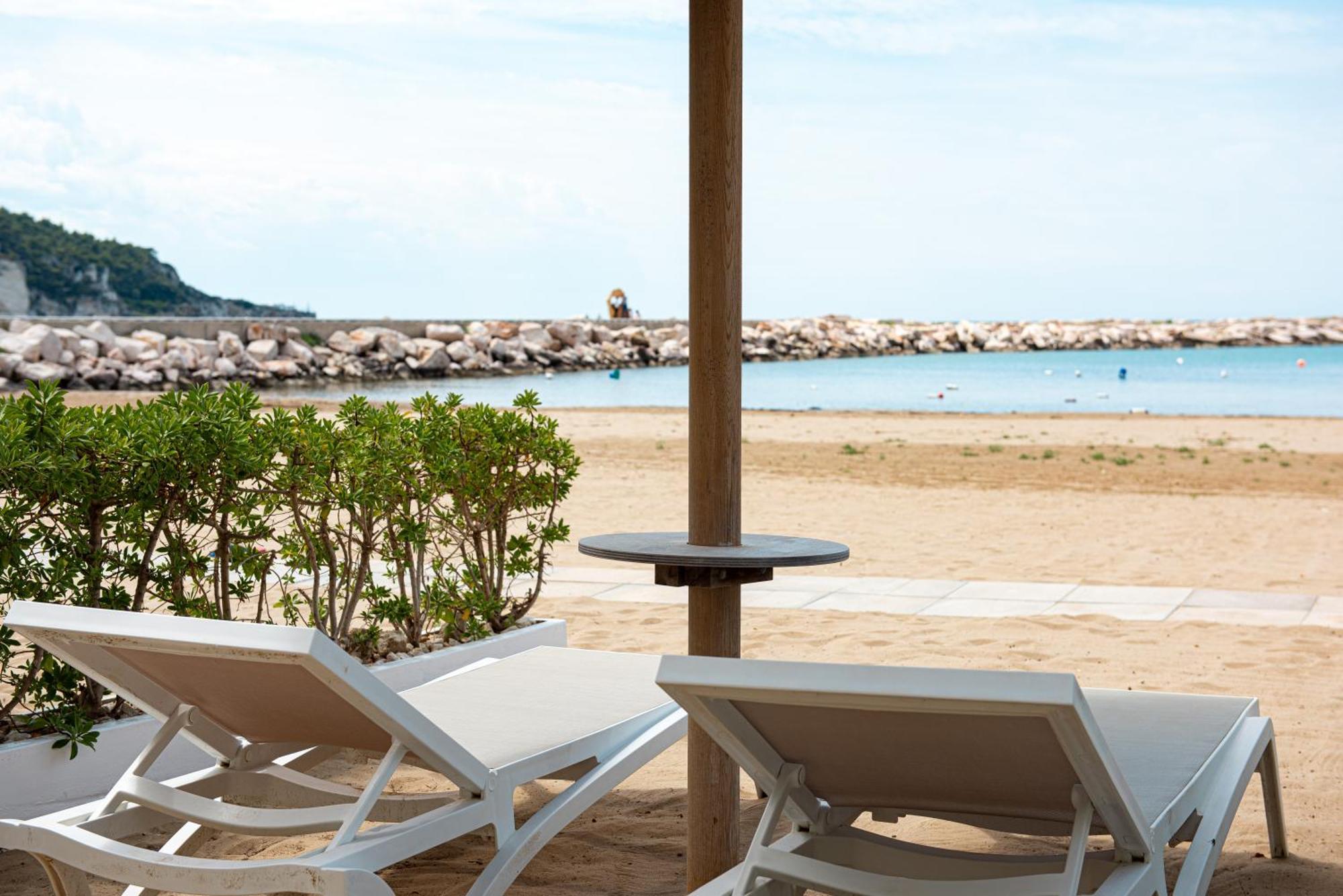 Marina Bay Beach Suites Peschici Ngoại thất bức ảnh