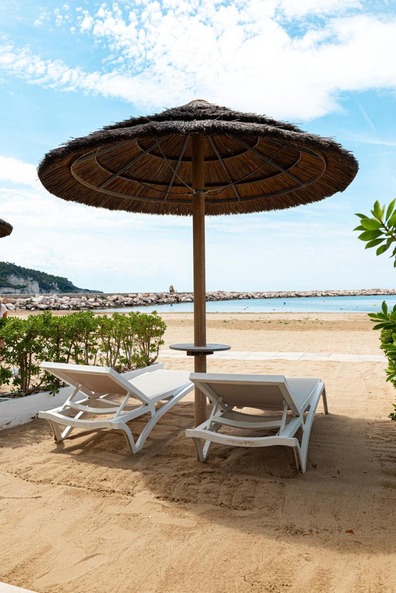 Marina Bay Beach Suites Peschici Ngoại thất bức ảnh